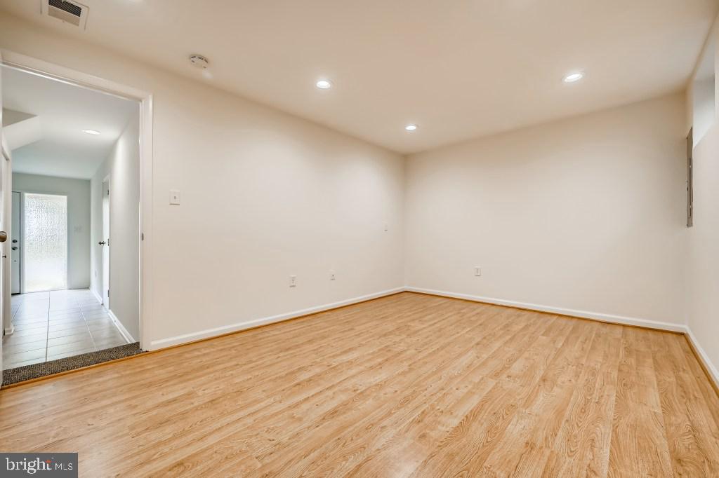 9970 Lake Landing Road Montgomery Village, MD 20886 - Photo 4 of 32