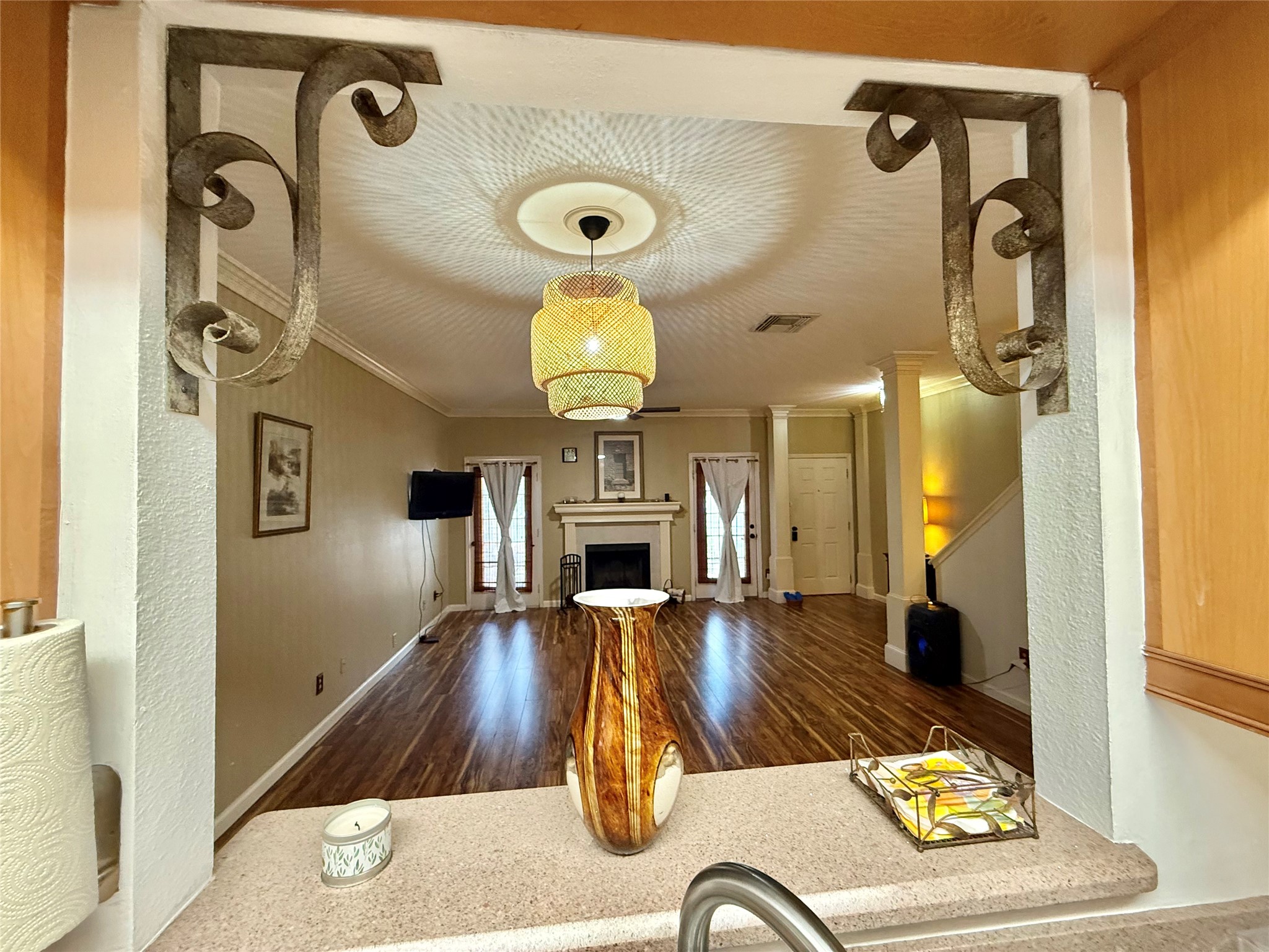 6000 Reims Road, Unit 3010 Houston, TX 77036 - Photo 6 of 28 Kitchen look into dining and living