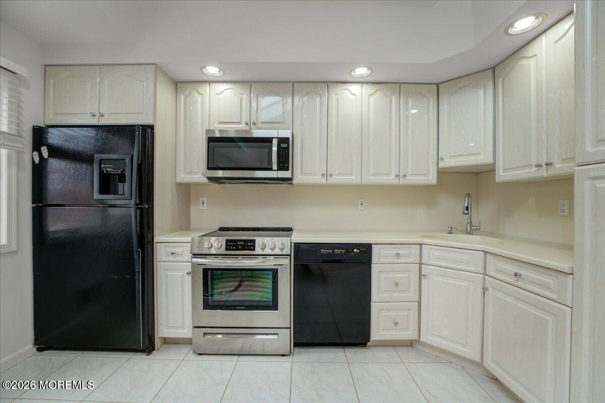 88-92 Broad Street, Unit 2 Keyport, NJ 07735 - Photo 10 of 14 .