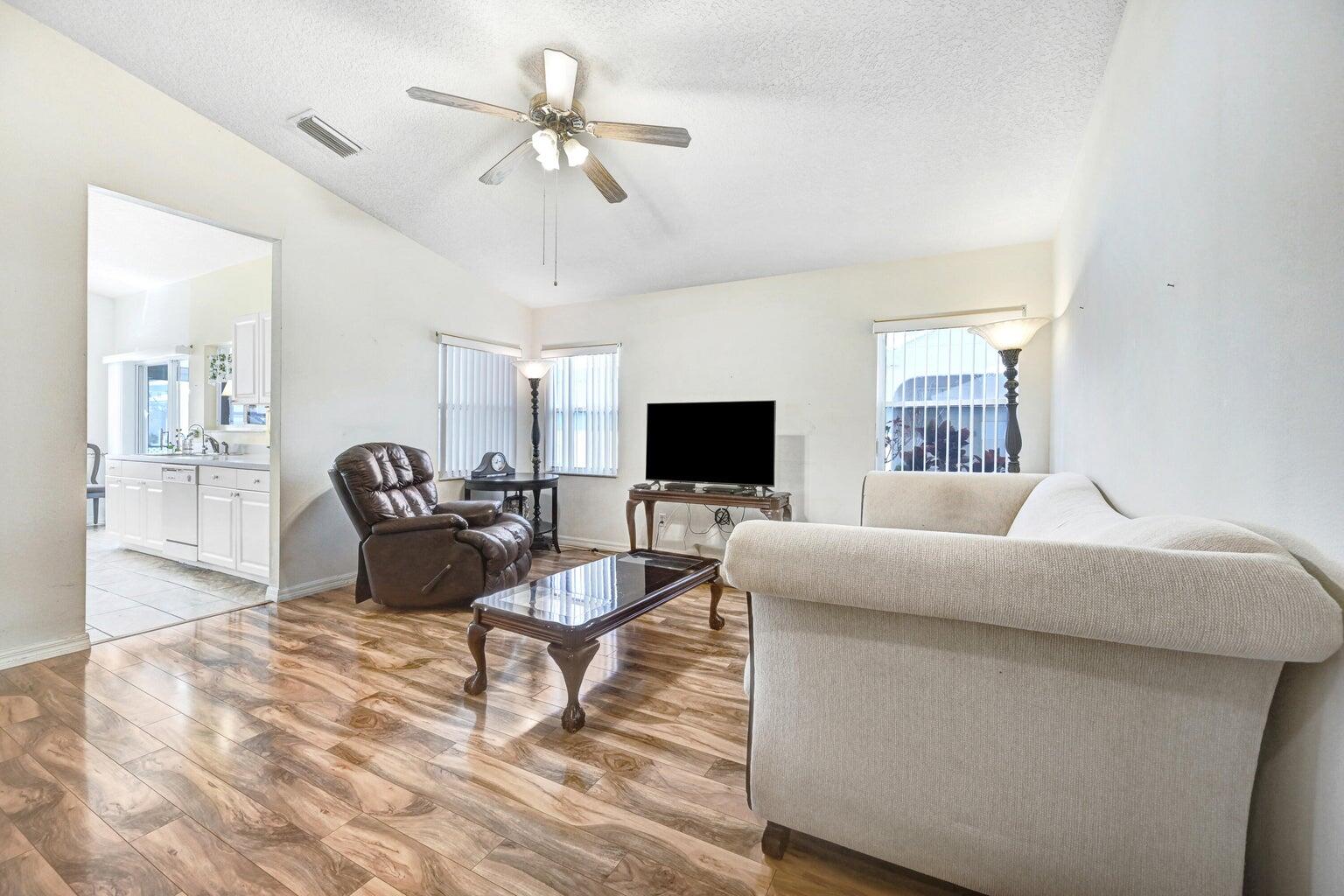 1180 Goldenrod Circle Northeast Palm Bay, FL 32905 - Photo 12 of 30 20240321204054040748000000-o