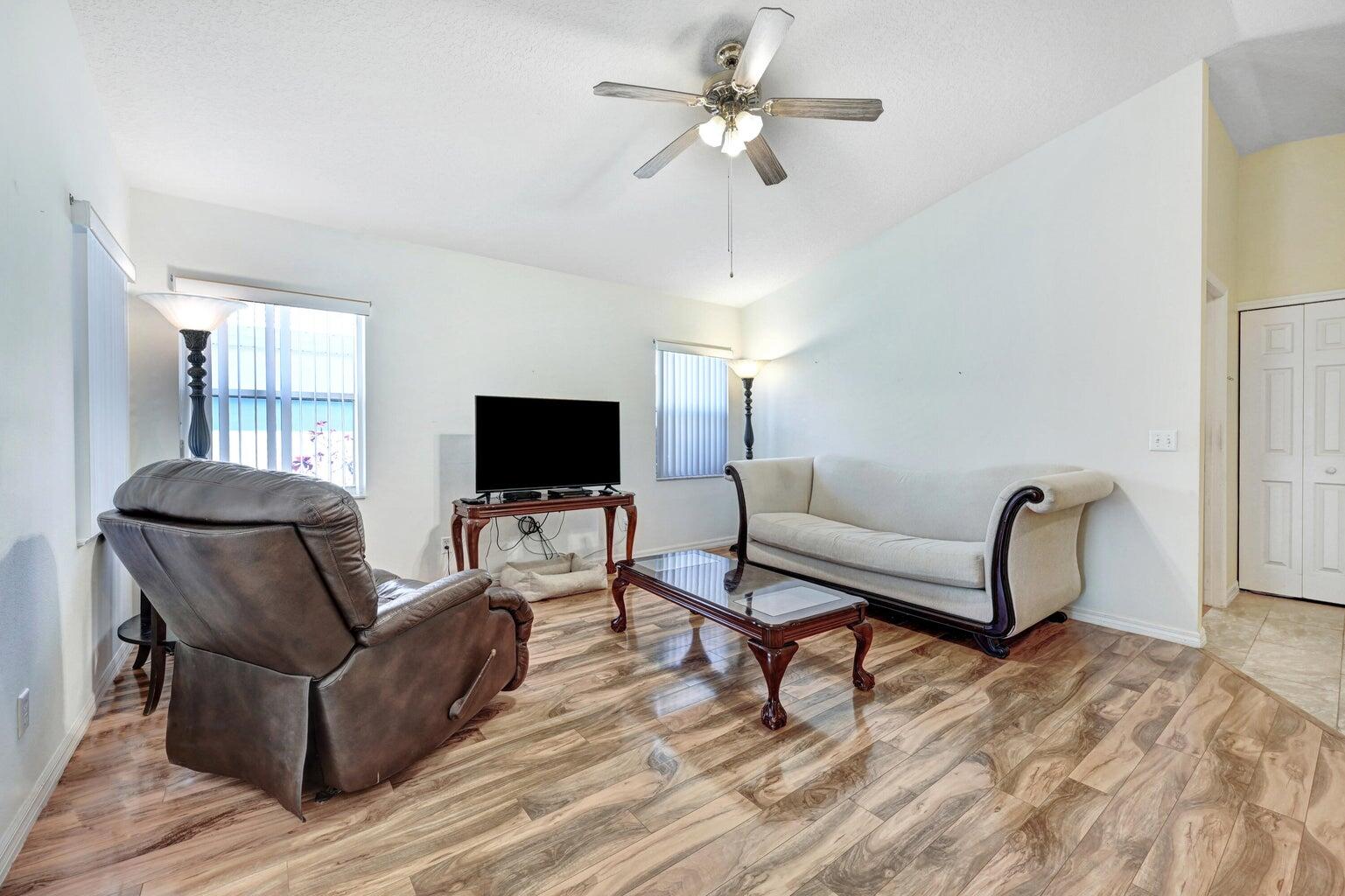1180 Goldenrod Circle Northeast Palm Bay, FL 32905 - Photo 13 of 30 20240321204108301713000000-o