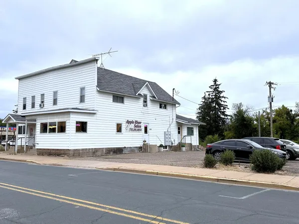 $1,000 | 118 Spring Street, Unit 1, Somerset, WI 54025