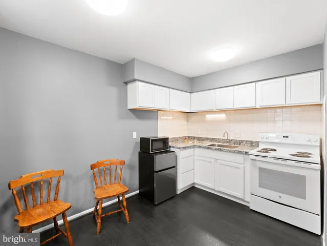 $195,000 | 335 East Lancaster Avenue, Unit E5, Downingtown, PA 19335