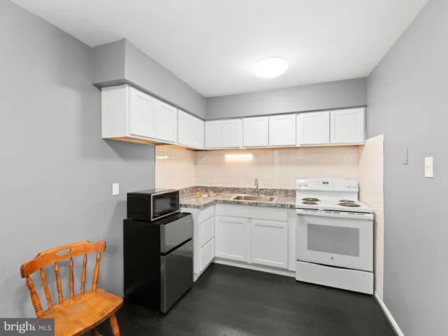 $195,000 | 335 East Lancaster Avenue, Unit E5, Downingtown, PA 19335