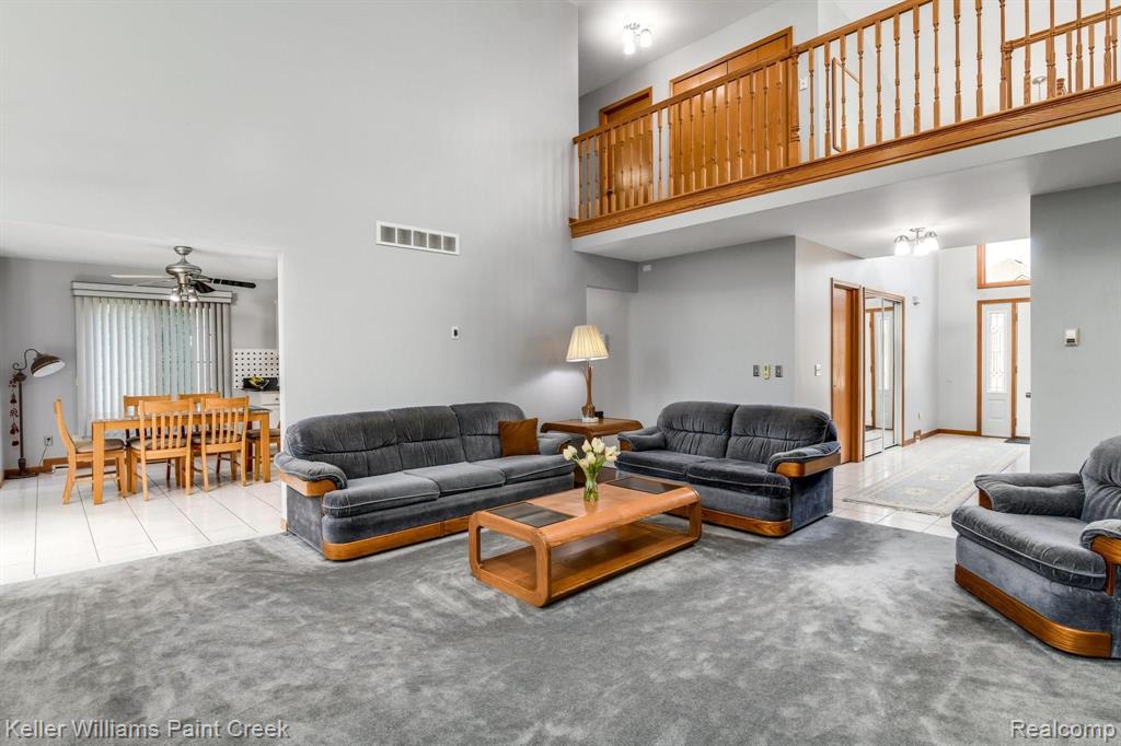 964 Norcross Drive Rochester Hills, MI 48307 - Photo 4 of 31