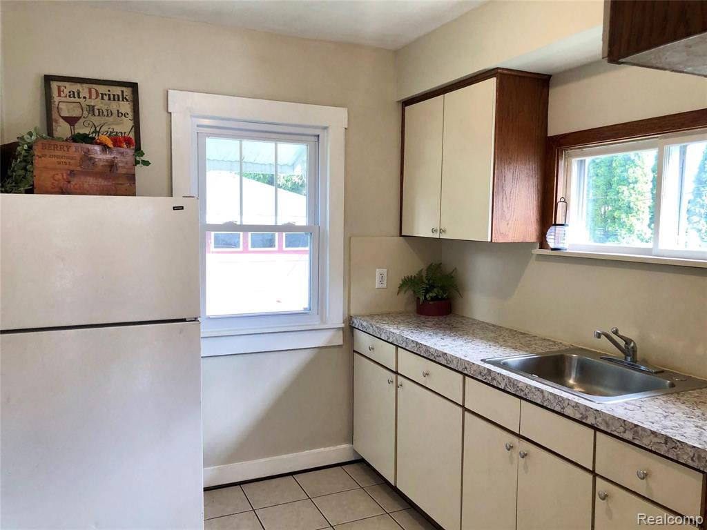 21842 Nevada Avenue Eastpointe, MI 48021 - Photo 15 of 20