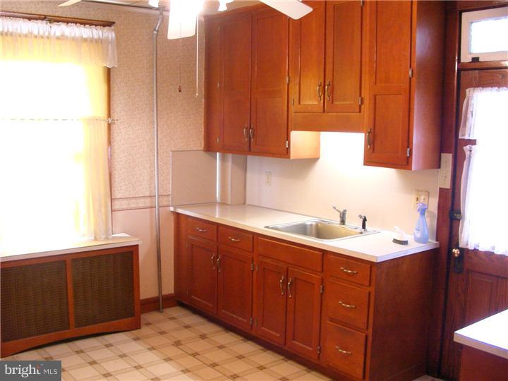 400 State Street Shillington, PA 19607 - Photo 3 of 21 Kitchen