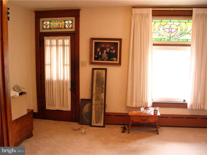 400 State Street Shillington, PA 19607 - Photo 8 of 21 Living Room