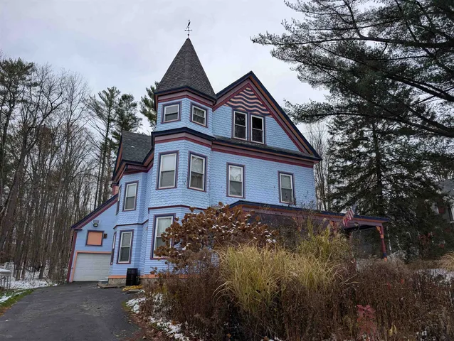 $499,000 | 90 Bunker Hill Street, Lancaster, NH 03584