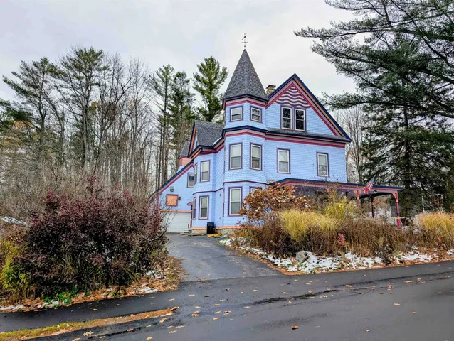 $499,000 | 90 Bunker Hill Street, Lancaster, NH 03584