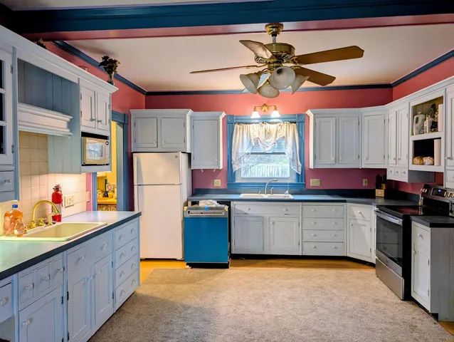 $499,000 | 90 Bunker Hill Street, Lancaster, NH 03584