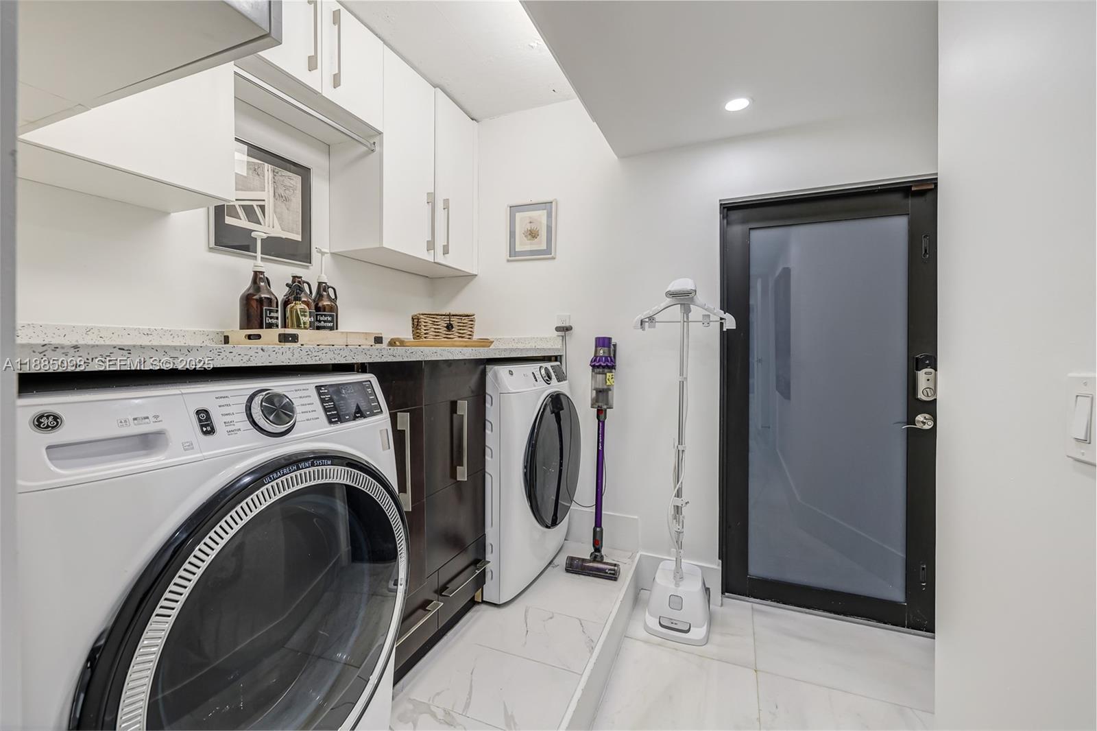 8761 Southwest 56th Street Miami, FL 33165 - Photo 30 of 72