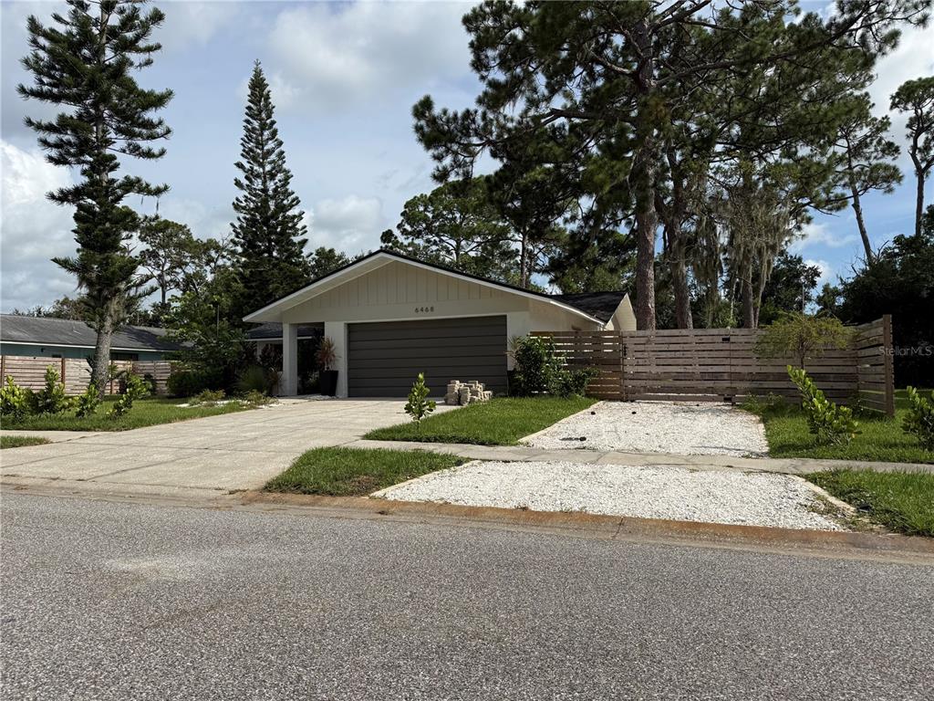 6468 Jarvis Road Sarasota, FL 34241 - Photo 3 of 34 Gallery Image 3