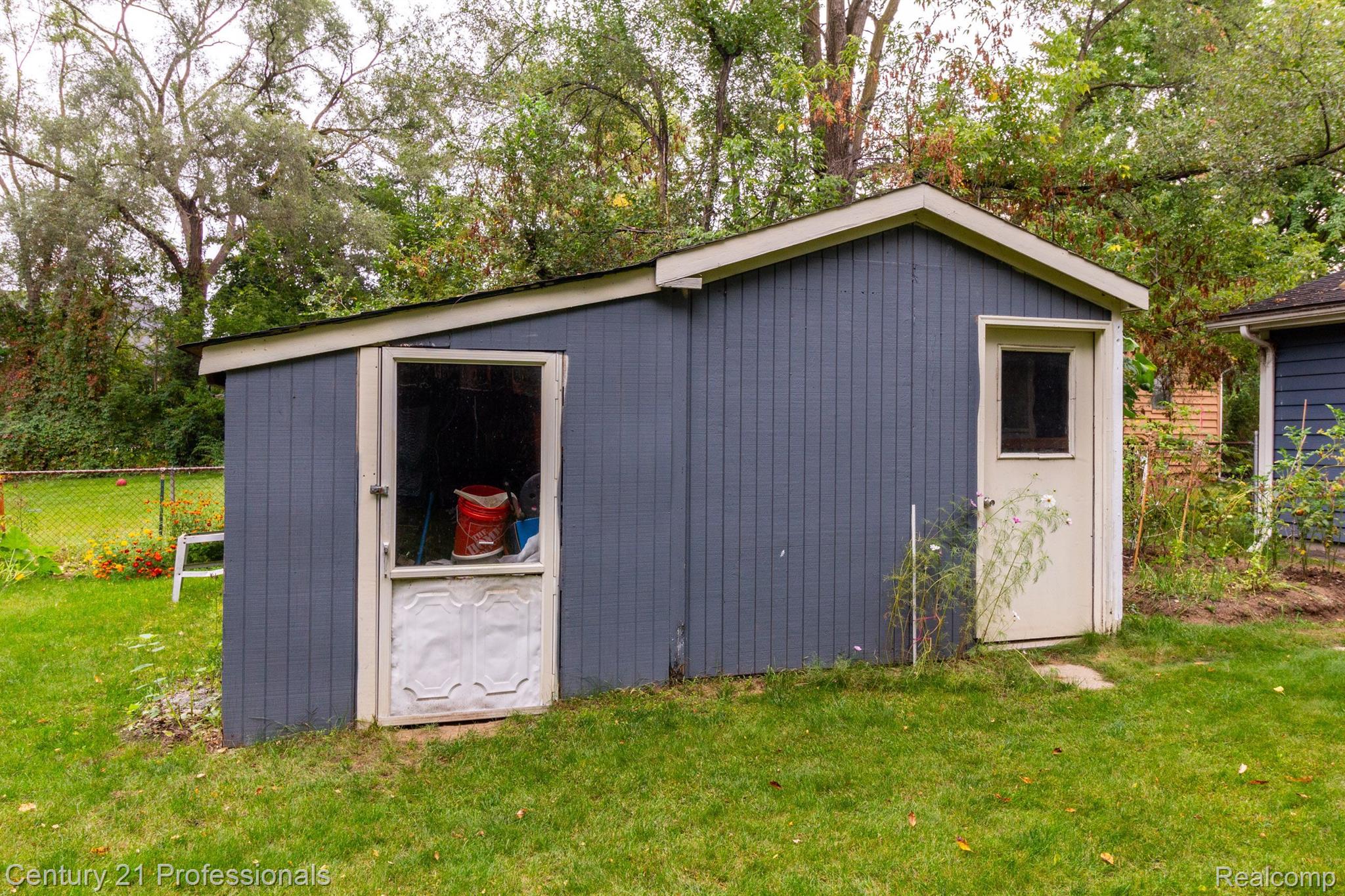1147 East Auburn Road Rochester, MI 48307 - Photo 35 of 39 Gallery Image 35