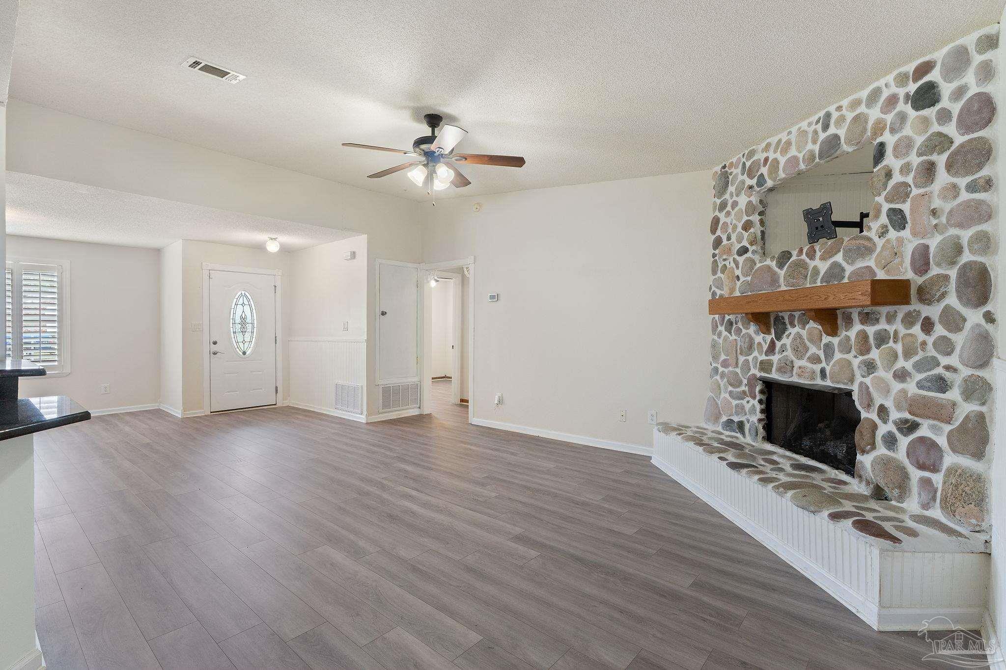5452 Ponte Verde Road Pensacola, FL 32507 - Photo 10 of 41 Gallery Image 10