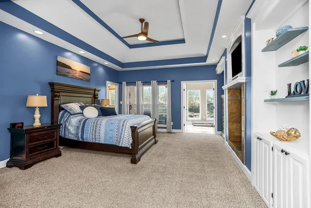 $1,500,000 | 12 West St Lake, Lee's Summit, MO 64086