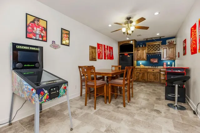 $1,500,000 | 12 West St Lake, Lee's Summit, MO 64086