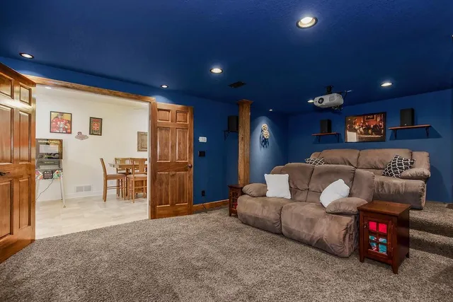 $1,500,000 | 12 West St Lake, Lee's Summit, MO 64086