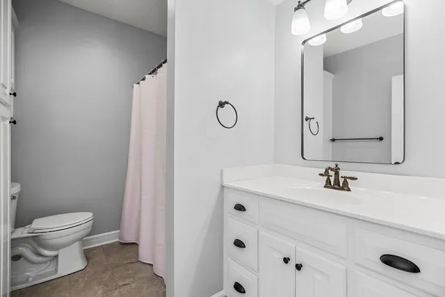 $1,500,000 | 12 West St Lake, Lee's Summit, MO 64086