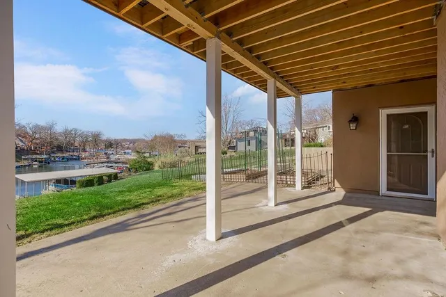 $1,500,000 | 12 West St Lake, Lee's Summit, MO 64086