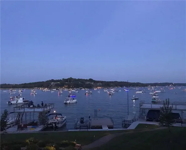 $1,500,000 | 12 West St Lake, Lee's Summit, MO 64086