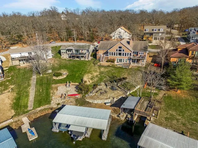 $1,500,000 | 12 West St Lake, Lee's Summit, MO 64086