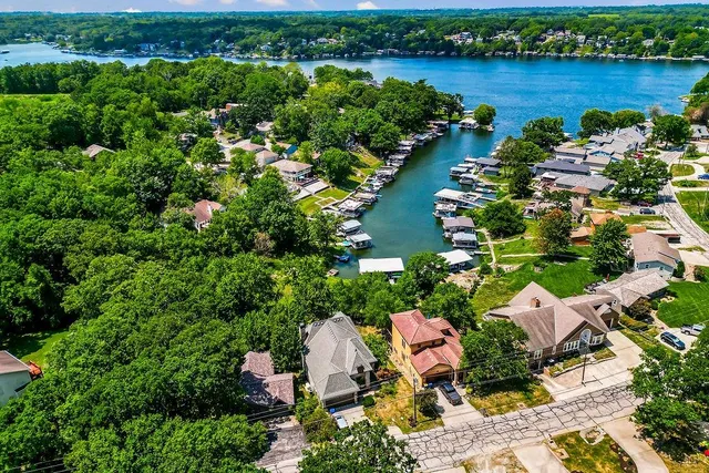 $1,500,000 | 12 West St Lake, Lee's Summit, MO 64086