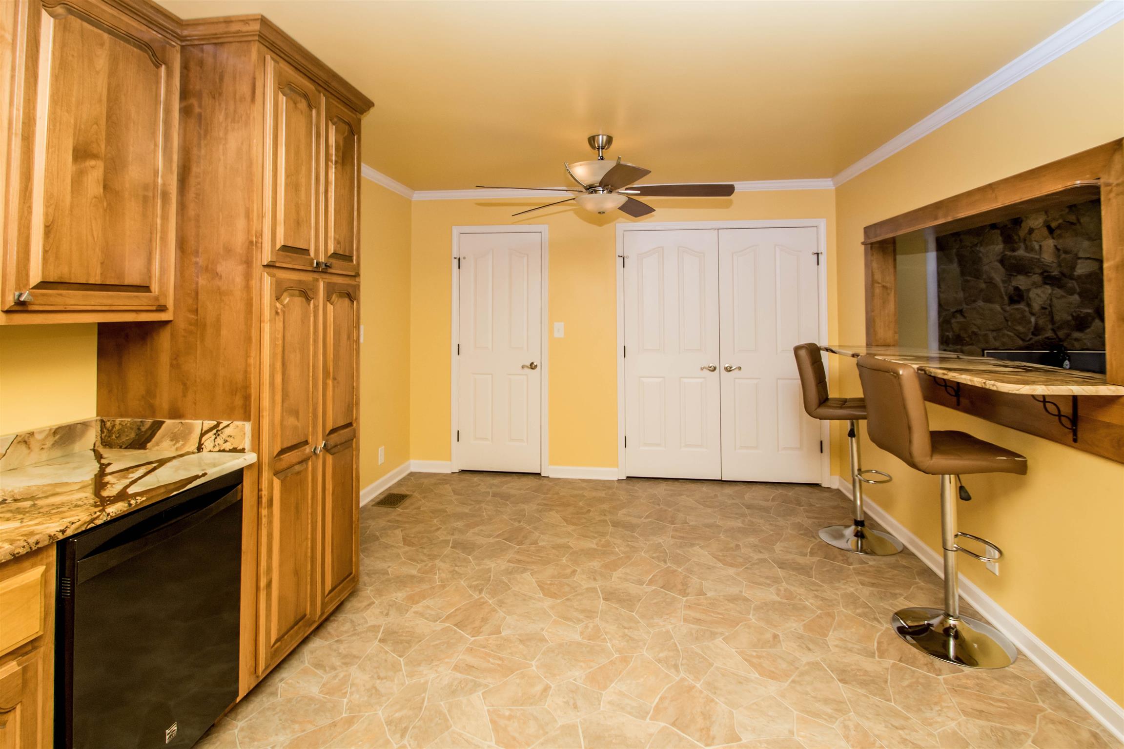 409 Carter Road Clarksville, TN 37042 - Photo 8 of 19 Gallery Image 8