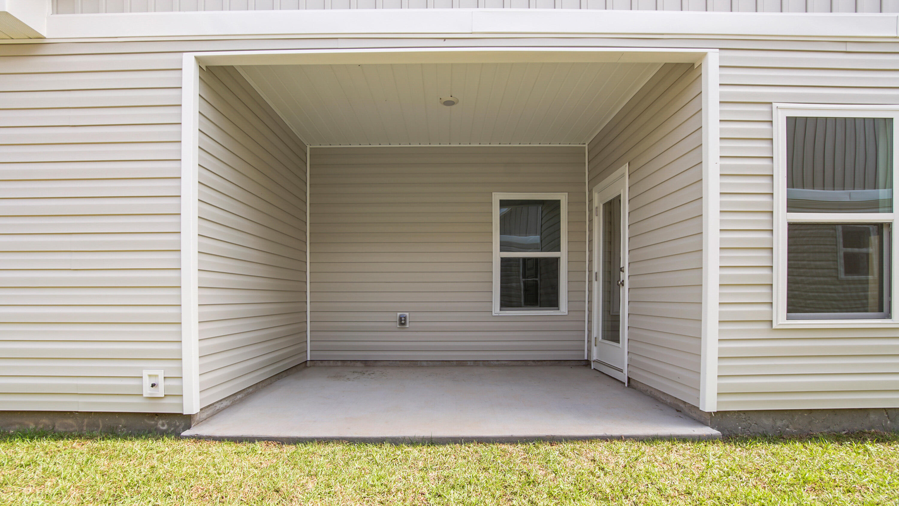 73 Huckleberry Street Freeport, FL 32439 - Photo 33 of 34 a view of a small space