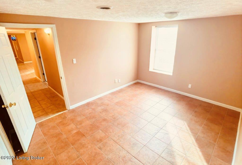 1911 Grand Ridge Road Louisville, KY 40214 - Photo 31 of 43 4. Base7
