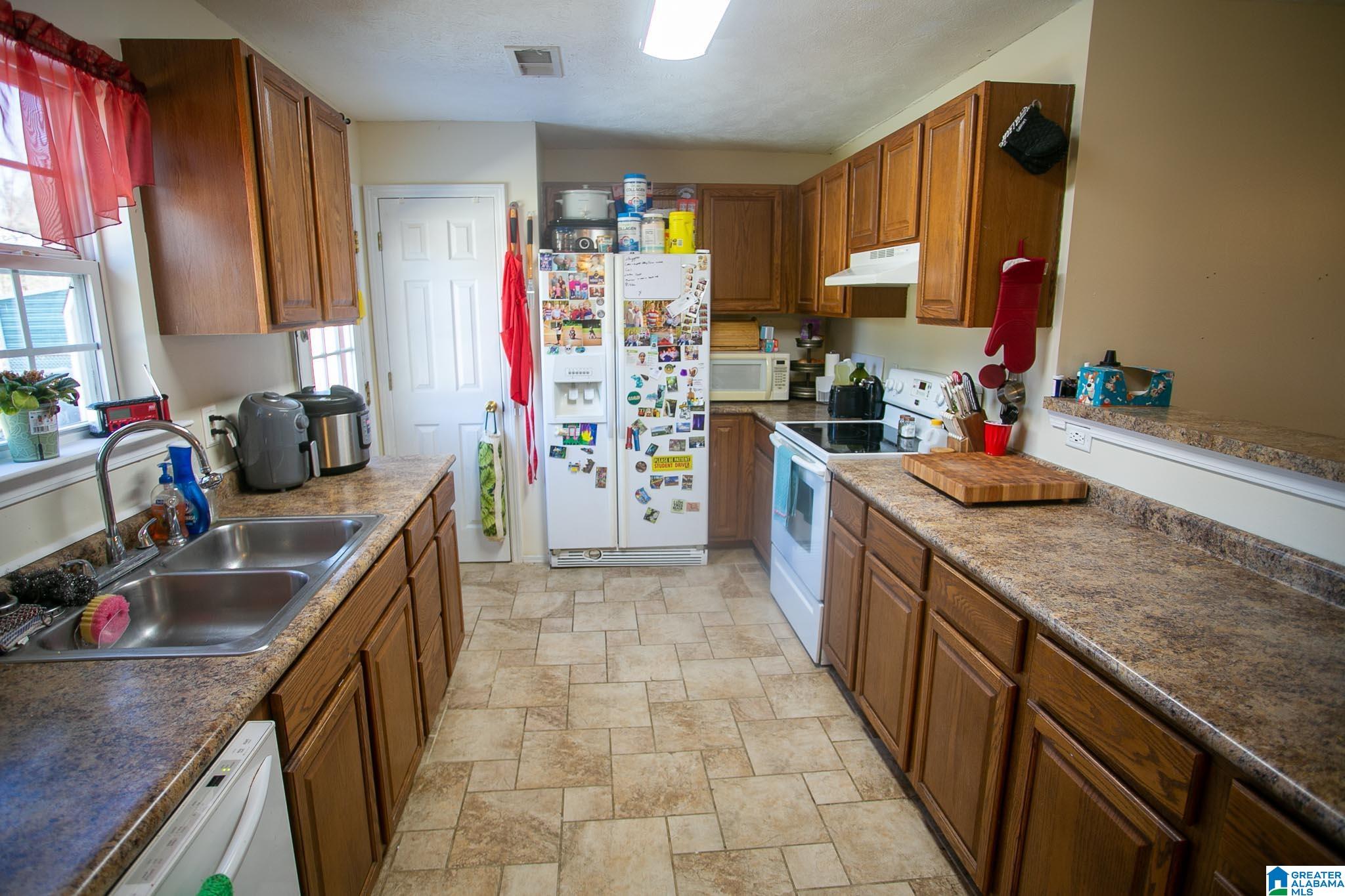 8850 Azalea Drive Southeast Leeds, AL 35094 - Photo 15 of 30