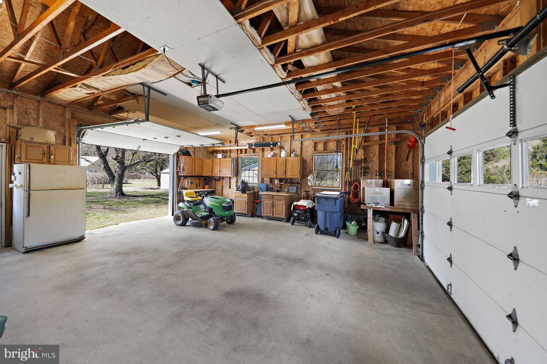 6834 Hunting Creek Road Hurlock, MD 21643 - Photo 21 of 40 Garage