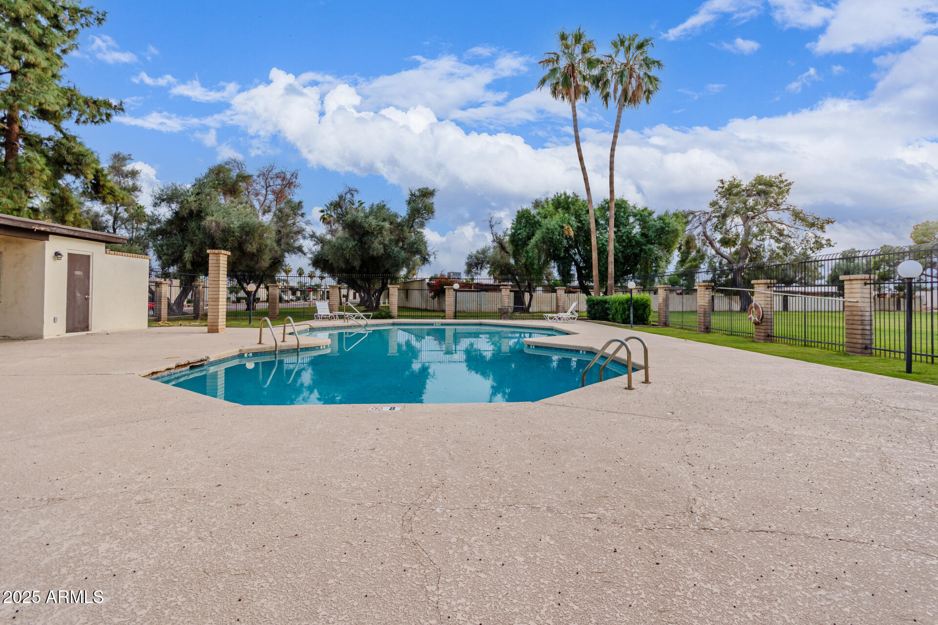 2612 South Azalea Drive Tempe, AZ 85282 - Photo 33 of 35 37 - Azalea