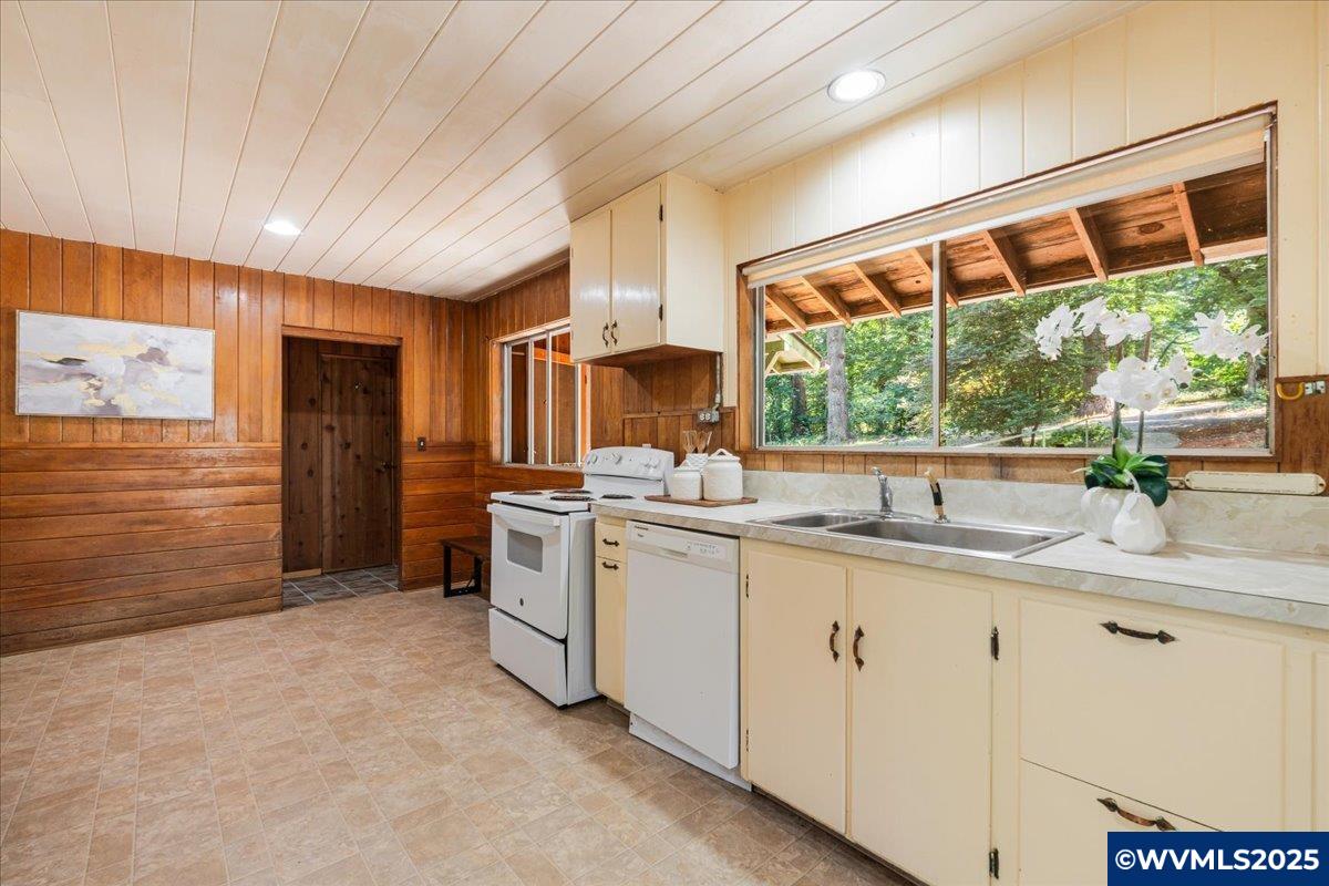 33744 Meeker Road Northeast Albany, OR 97322 - Photo 20 of 44 Gallery Image 20