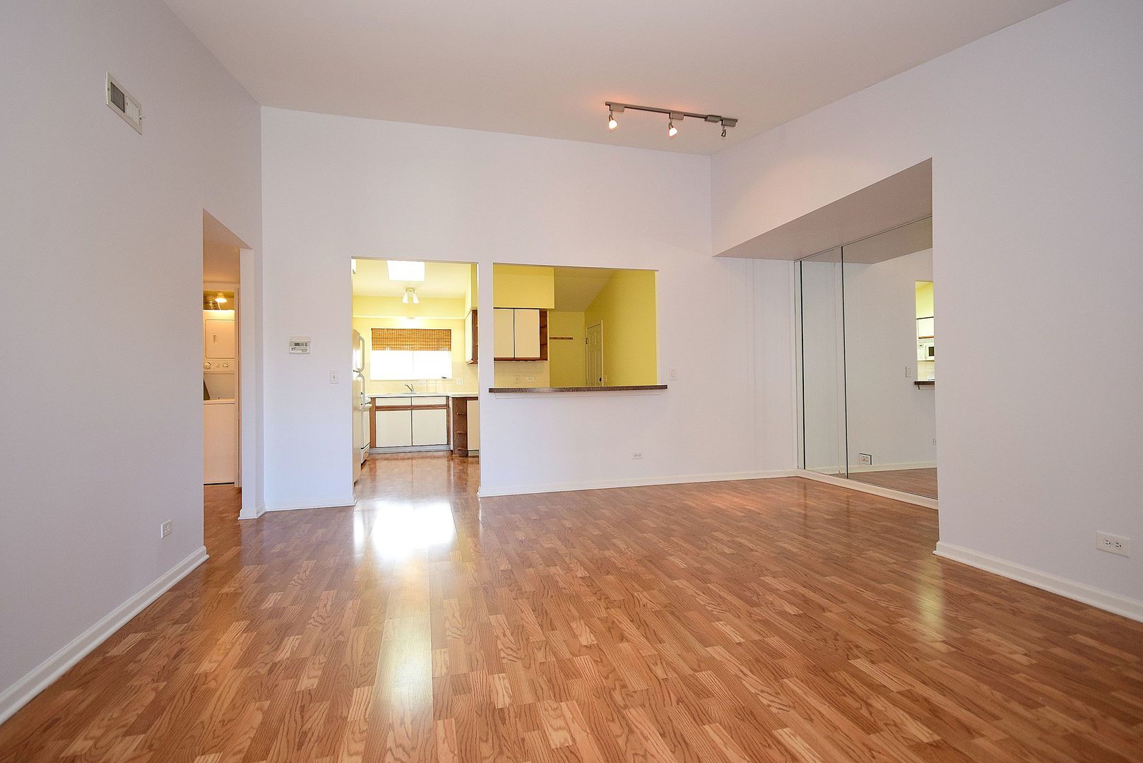 5351 North East River Road, Unit 203 Chicago, IL 60656 - Photo 8 of 30