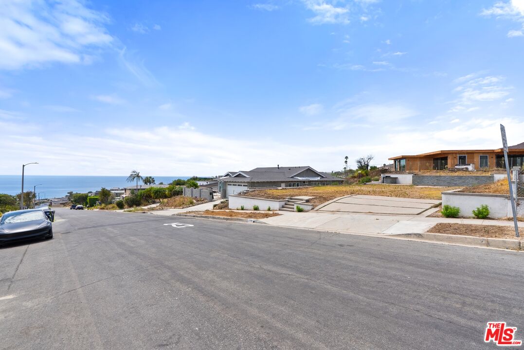 3709 Castlerock Road Malibu, CA 90265 - Photo 4 of 17 Gallery Image 4
