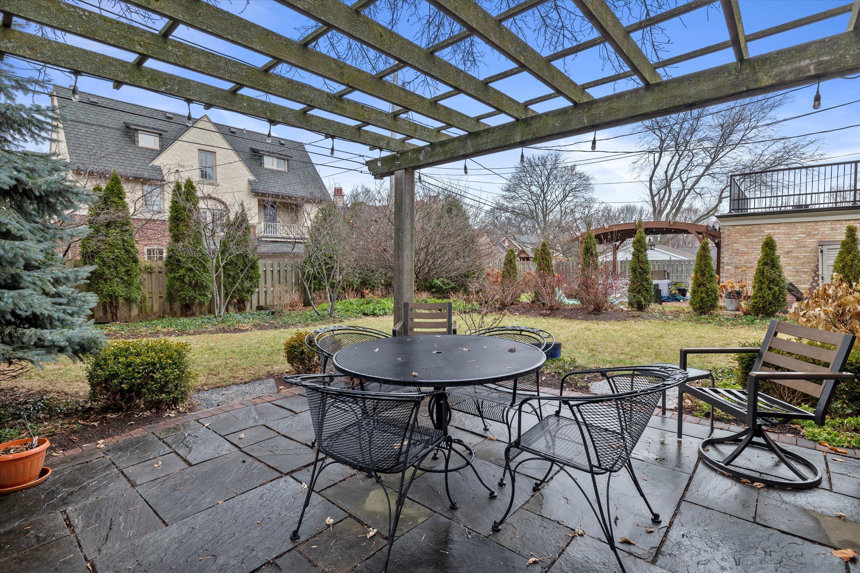 3916 North Ridgefield Circle Shorewood, WI 53211 - Photo 53 of 53 27-JEFF0800