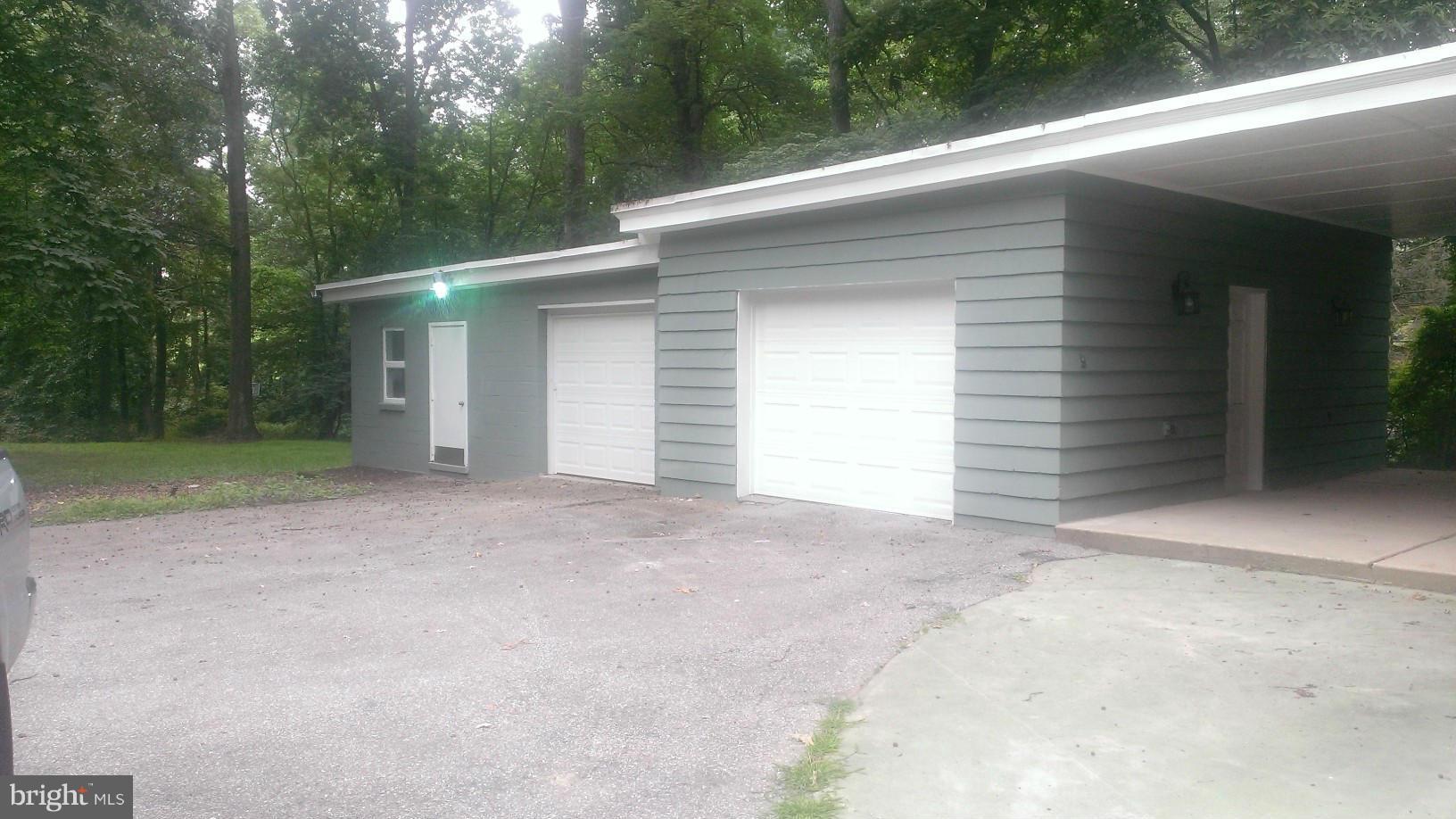 Exterior (General) Garage