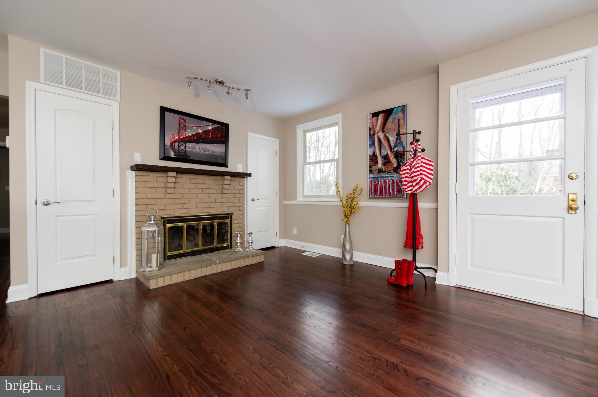 10111 Lyons Mill Road Randallstown, MD 21133 - Photo 9 of 28 Living Room opposite