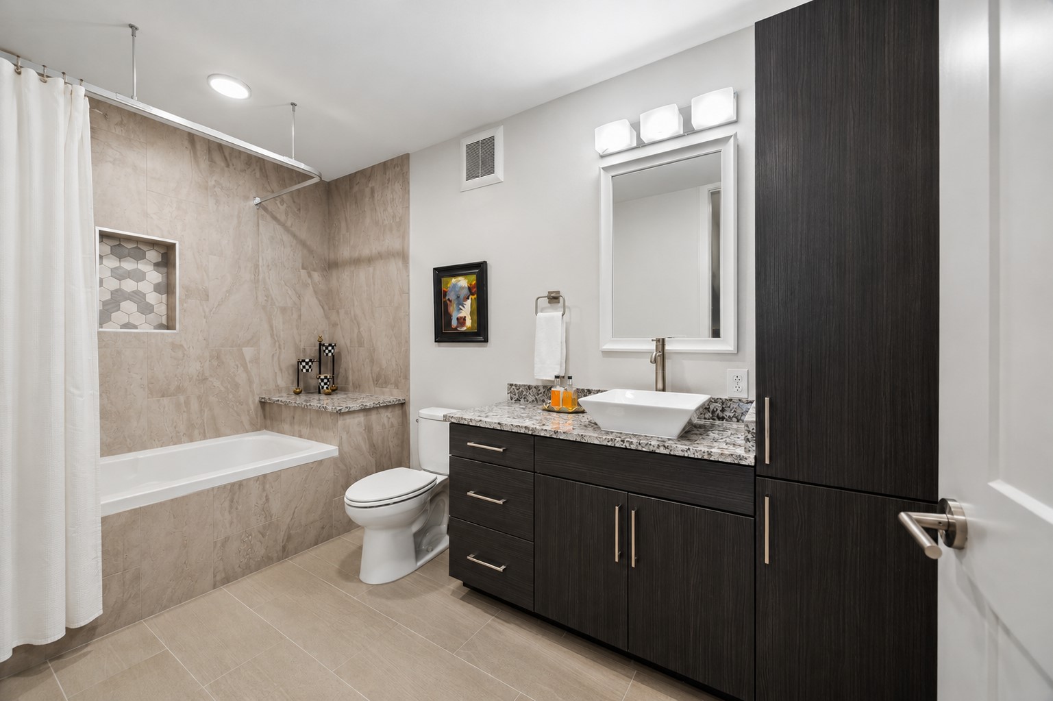 1715 Enfield Road, Unit 202 Austin, TX 78703 - Photo 24 of 32 Gallery Image 24
