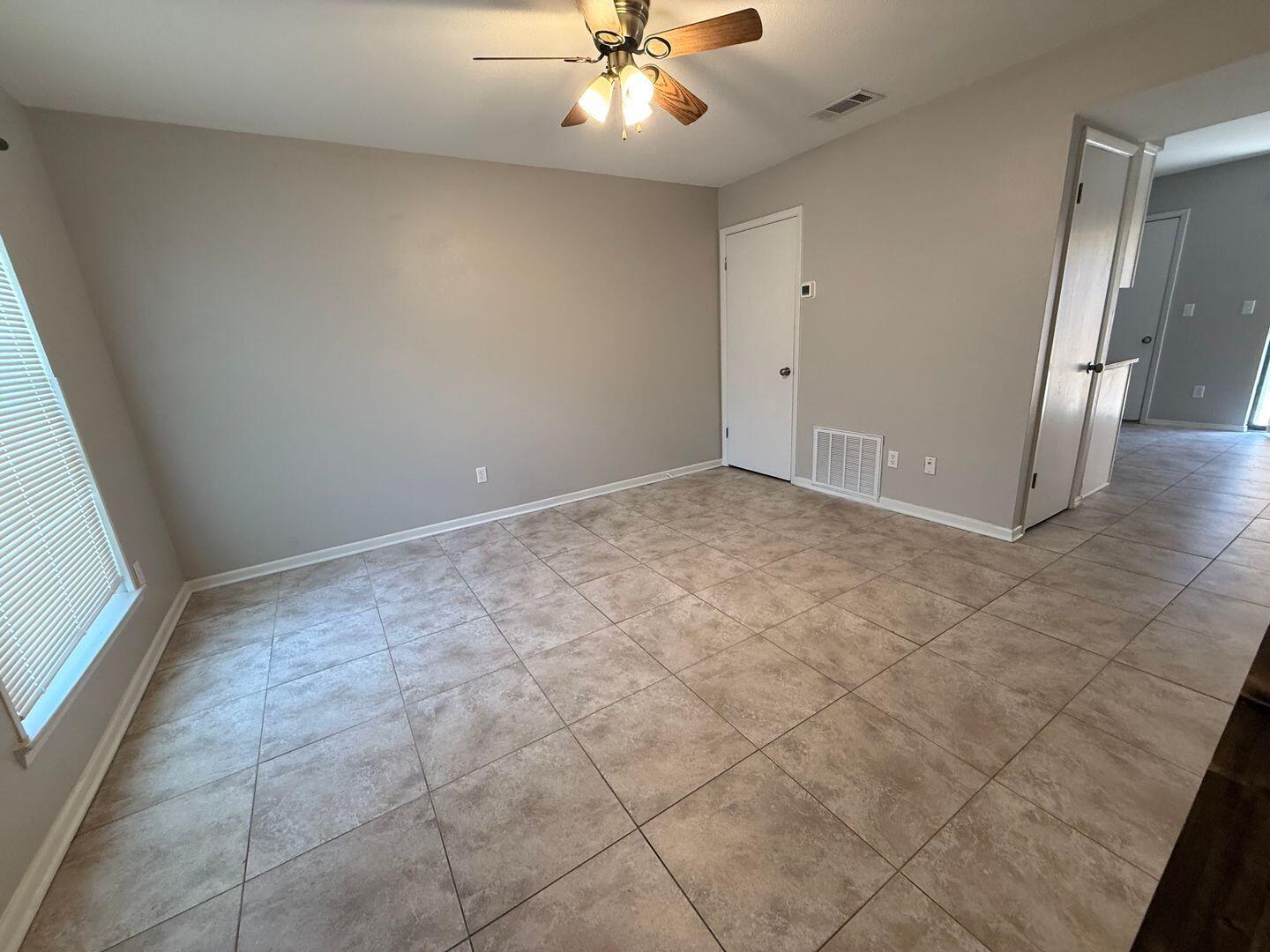 226 Pelham Road, Unit 5 Fort Walton Beach, FL 32547 - Photo 5 of 24 2
