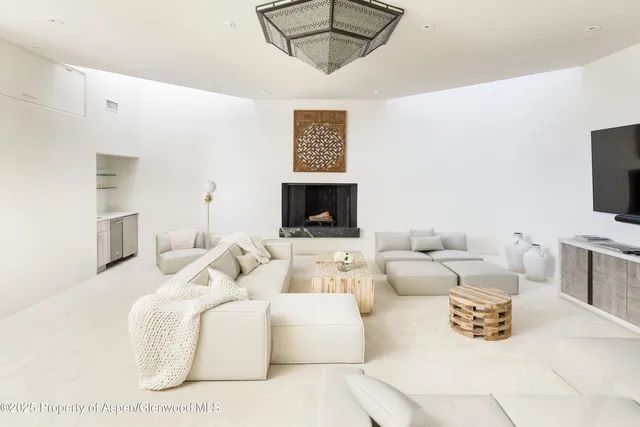 $18,200,000 | 699 Eppley Drive, Aspen, CO 81612