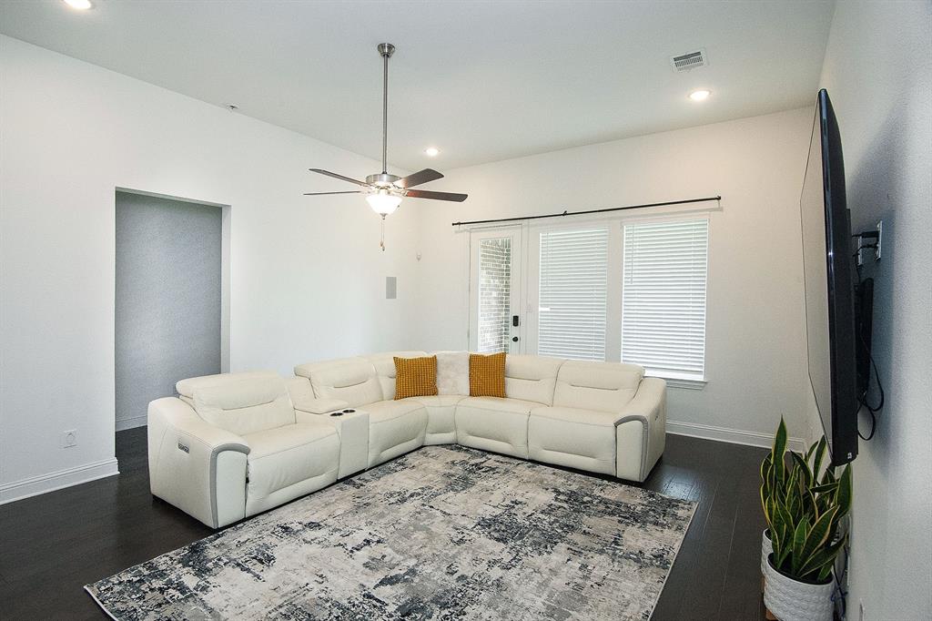 4408 Hammerstein Boulevard Denton, TX 76210 - Photo 9 of 29