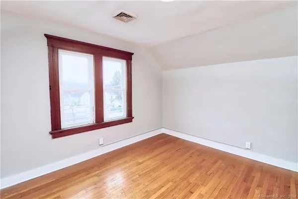 $1,400 | 165 Elm Street, Unit 3, Winchester, CT 06098