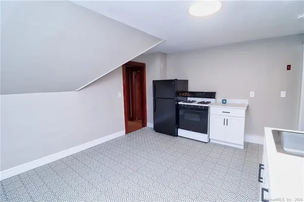$1,400 | 165 Elm Street, Unit 3, Winchester, CT 06098