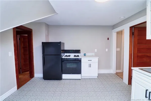 $1,400 | 165 Elm Street, Unit 3, Winchester, CT 06098