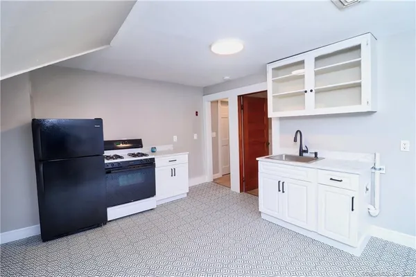 $1,400 | 165 Elm Street, Unit 3, Winchester, CT 06098