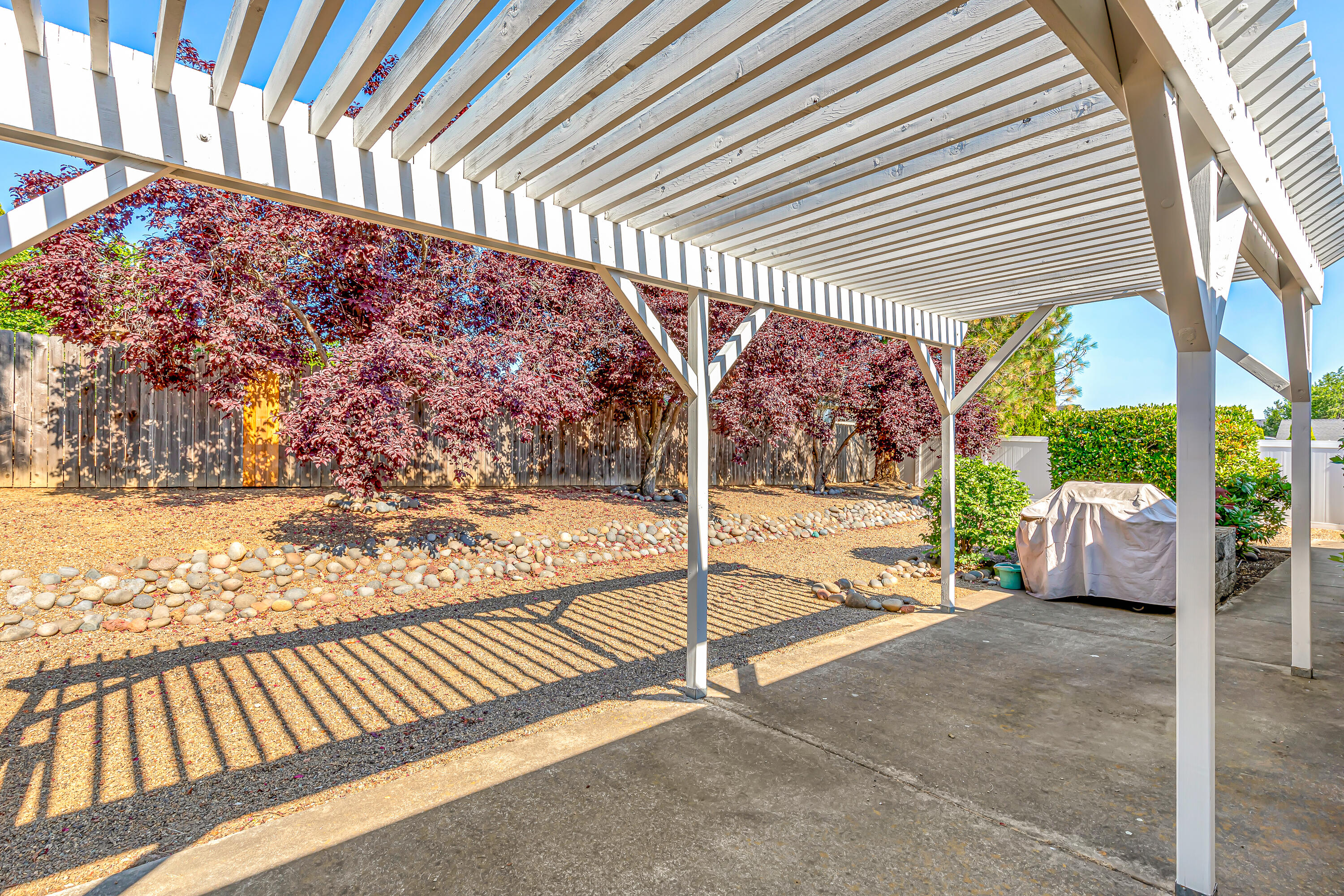 1139 Valley View Drive Medford, OR 97504 - Photo 7 of 26 1139 Valley View Dr, Medford, OR 97504