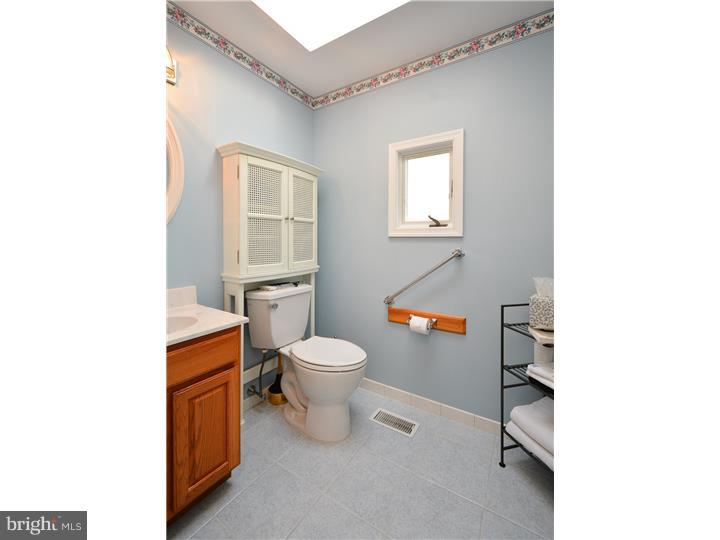 39 West Greenhill Road Broomall, PA 19008 - Photo 15 of 25