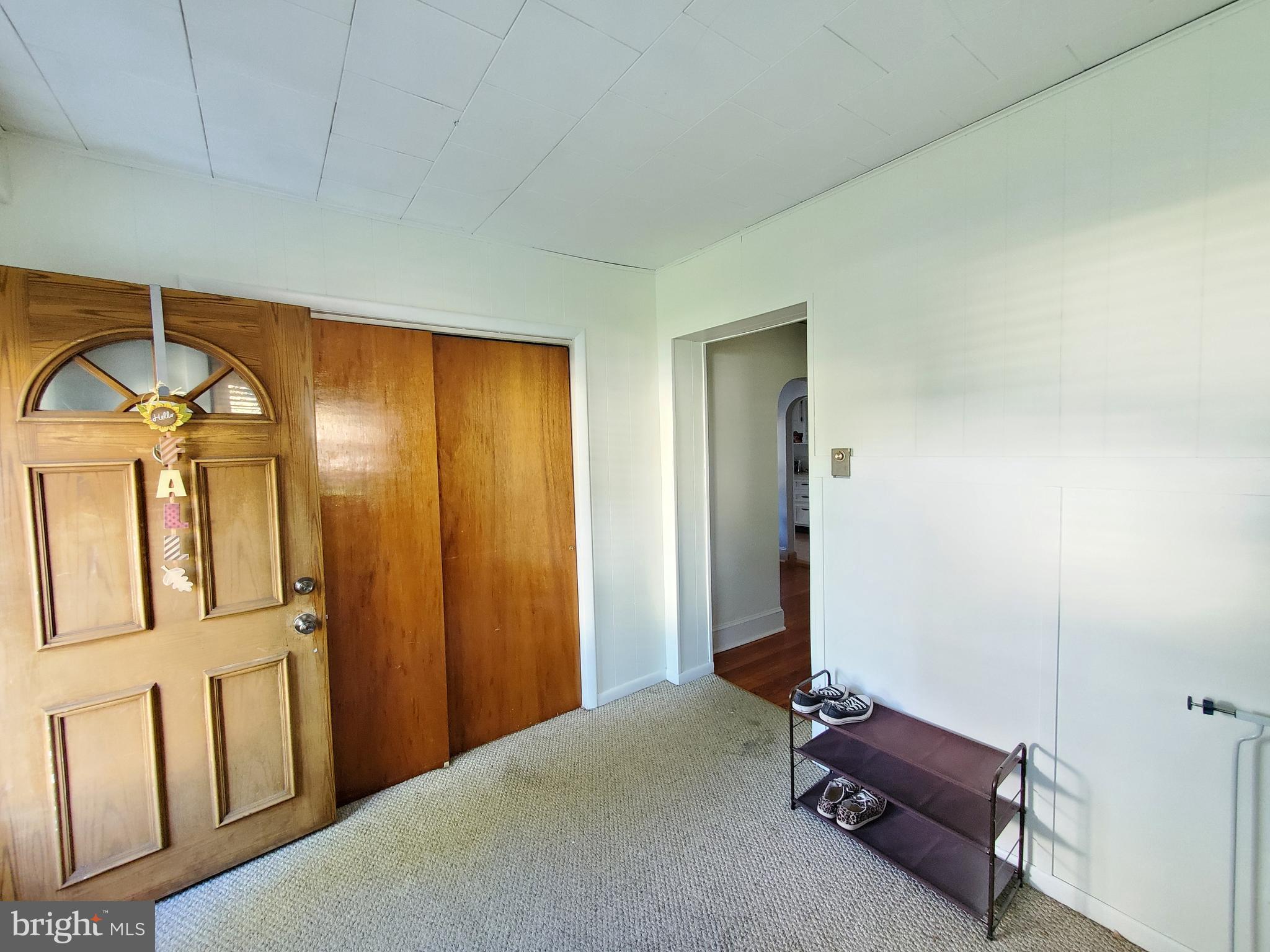 206 Marne Road Brooklawn, NJ 08030 - Photo 3 of 33